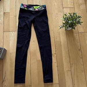 Size 8 Ivivva athletica reversible black leggings